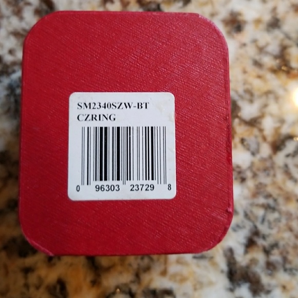 RING - Picture 3 of 3